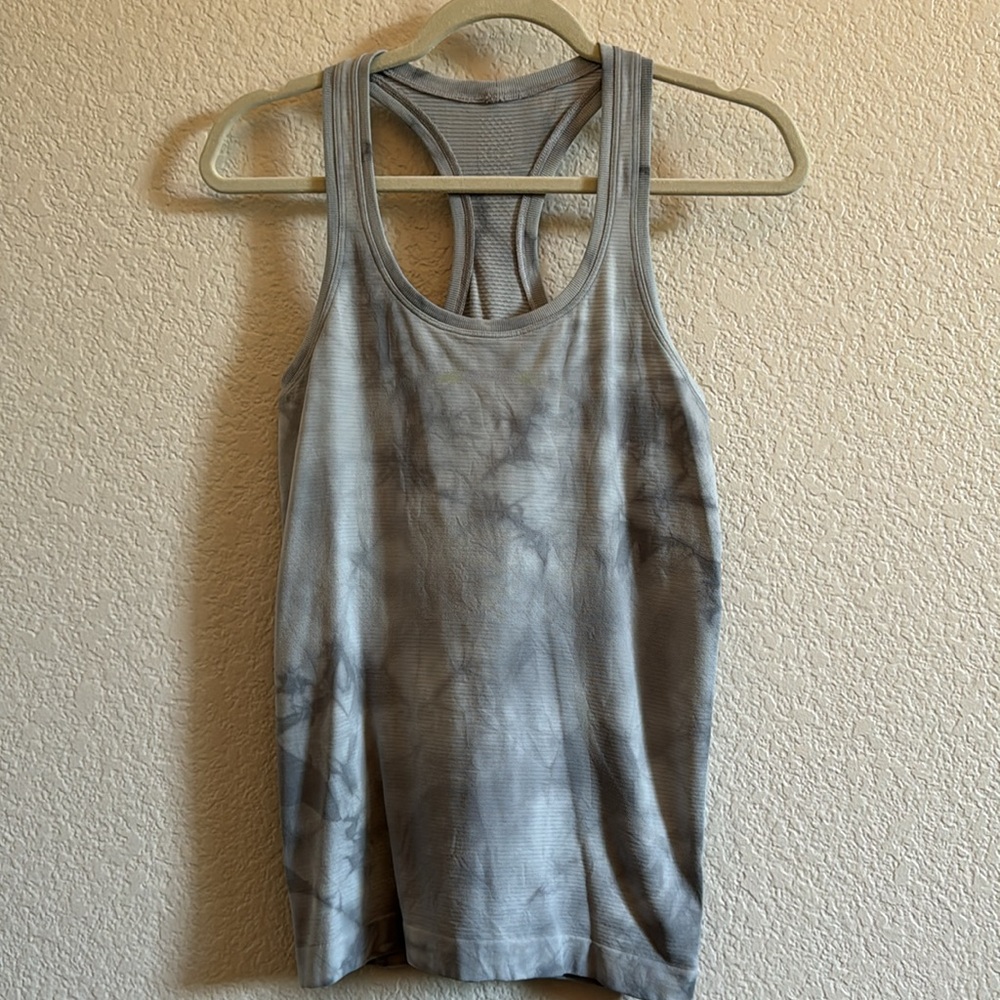 Lululemon Swiftly Tech Racerback Tank Top 2.0
Marble Dye Rhino Grey